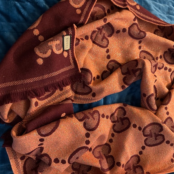 Gucci metallic pink and Burgundy Scarf - Picture 7 of 7